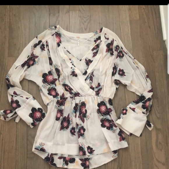Free People Tops - Free People shirt size small